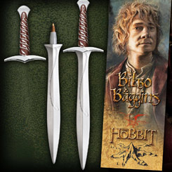 Revive toda la saga de El Hobbit con este estupendo set de Marcapáginas y Bolígrafo de la espada Dardo. El marcapáginas tiene unas dimensiones aproximadas de 17 x 5,5 cm.,