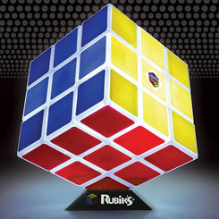 Preciosa lámpara en forma del cubo de Rubik. Además podrás utilizar este cubo de Rubik para torcerlo y girarlo como si fuera un verdadero cubo de Rubik