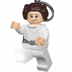 Divertido Llavero y Linterna de la Princesa Leia de Lego Star Wars. Disfruta con este carismático personaje realizado en PVC que además lleva incluido en sus pies dos luces LED.