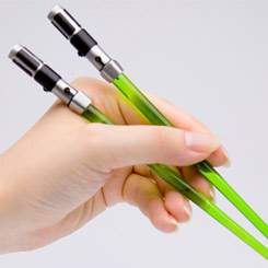 Pack de palillos chinos del maestro Yoda con una longitud aproximada de 20 cm. Producto Oficial Star Wars.