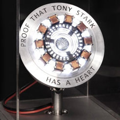 Réplica oficial del Arc Reactor que utiliza Tony Stark. Edición Limitada, realizado en acero, aluminio y pvc. 