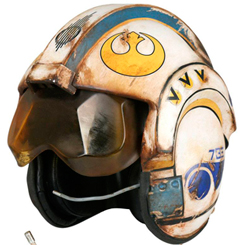 Réplica 1/1 Casco de Rey Salvaged X-Wing basado en la saga de Star Wars. Este casco ha sido escaneado digitalmente para que sea una copia exacta del que vimos en la gran pantalla. 