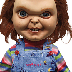 Muñeco del malvado Good Guy Chucky basado en la saga de películas de “Muñeco Diabólico”. Todo un artículo de culto para los amantes del este maligno muñeco en el que se ha cuidado hasta el último detalle