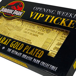 Réplica oficial del Ticket VIP para la semana de apertura de Jurassic Park. Este precioso ticket está realizado en metal chapado con oro de 24k, esta pieza de coleccionista está limitado a 1000 unidades