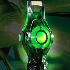 ¡Ilumina tu rincón favorito con la imponente réplica de la Linterna del Poder de Linterna Verde, una obra maestra de la colección "GREEN LANTERN Movie Power Lantern"!