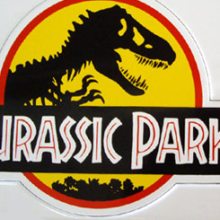 Réplica basada en la placa del Jeep aparecido en la película de Parque Jurásico, cuando realizar un tour por el parque.