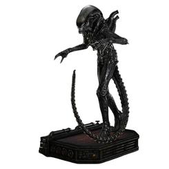 Estatua Alien Big Chap 1/3 abre la puerta a una pieza de coleccionismo imponente, diseñada para convertir cualquier espacio en una escena cargada de tensión, detalle y presencia cinematográfica.