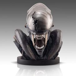 Como surgido directamente de tus pesadillas más profundas, el busto a tamaño real del Xenomorfo de Alien: Romulus se impone con una presencia imposible de ignorar. 