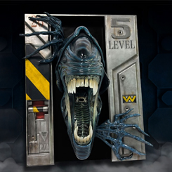 Impresiona a todos con esta escultura mural a escala 1:2 de la Reina Alien, una obra maestra que captura la intensidad de la icónica batalla contra Ripley en *Aliens*. 