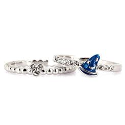 Hechizo a primera vista: el Mickey Fantasia Ring eleva cualquier look con el icónico sombrero azul esmaltado de El Aprendiz de Hechicero y una banda plateada realzada por cristales transparentes 