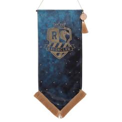 Ingenio, elegancia y orgullo académico en una pieza decorativa que viste cualquier pared con magia: el banderín colgante Ravenclaw de Harry Potter destaca por su tela azul con un acabado visual profundo