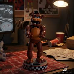 Impacto inmediato en tu setup con el Cable Guy Freddy de Five Nights at Freddy’s en 20 cm, una pieza de colección que combina estilo y utilidad para mantener tu espacio ordenado. 