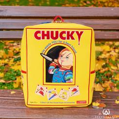 Para los amantes del terror, esta mochila mini de Chucky es la elección perfecta. Inspirada en el icónico Muñeco Diabólico, esta pieza de Loungefly captura la esencia escalofriante del personaje. 