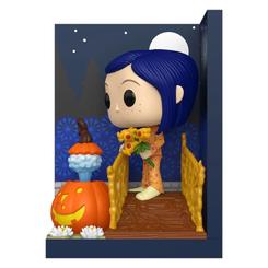 Un pequeño jardín inquietante queda atrapado dentro de una escena que parece sacada directamente del Otro Mundo. La figura POP Nooks Coraline in the Garden recrea a Coraline entre flores