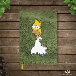 Dale un toque de humor y estilo a tus apuntes con este original Cuaderno Premium A5 de The Simpsons, protagonizado por el inolvidable momento de Homer retrocediendo entre los arbustos. 