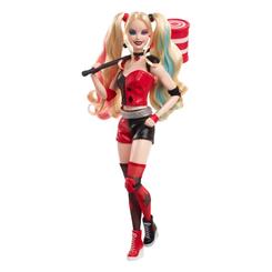 La icónica Harley Quinn está de vuelta con una actitud rebelde en esta impresionante muñeca de Barbie Signature, diseñada para conmemorar el 85 aniversario de Batman. 