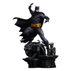 Con una imponente altura de 66 cm, esta estatua de Batman a escala 1/4 captura toda la esencia del caballero oscuro. Producida por Sideshow y Tweeterhead, esta edición limitada de solo 350 piezas 