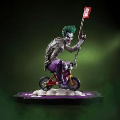 Directo desde la portada del libro de DC Black Label, Joker: Killer Smile Book Three, llega la representación más insana y única de El Joker hasta la fecha. Ilustrado por Andrea Sorrentino