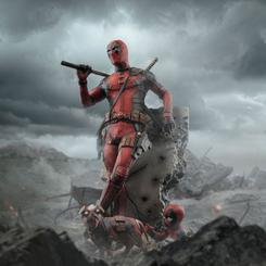 Disfruta de la irreverencia y el carisma de Deadpool con esta estatua a escala 1/10, inspirada en su aparición en Deadpool 3. Con unas dimensiones aproximadas de 21 cm, esta pieza de poliresina captura la esencia 