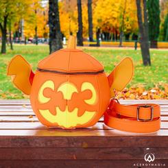 Celebra el espíritu de Halloween con la bandolera Lilo & Stitch Pumpkin de Disney by Loungefly. Este accesorio de alta calidad, con licencia oficial, es perfecto para añadir un toque divertido y festivo a tu look.