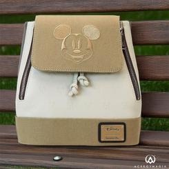 ¡Lleva la magia de Disney contigo a donde quiera que vayas con la Mochila Mini Mickey and Friends Canvas! Esta mochila de alta calidad, oficialmente licenciada, está fabricada en cuero PU y presenta un diseño encantador