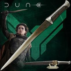 Réplica oficial 1/1 del crysknife de Paul Atreides de Dune: Parte Dos, con 48,74 cm de longitud. Fabricada en poliresina, incluye funda a juego y soporte de Polystone para exposición.