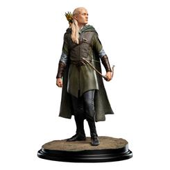 Prepárate para dar un lugar de honor en tu colección con la figura en escala 1:6 de Legolas, Heredero del Bosque, esculpida con un nivel de detalle impresionante en polystone de alta calidad. 