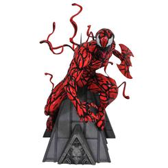 Furia simbiótica congelada en pleno salto. Esta estatua de resina de Carnage (30,5 cm) captura al villano en posición de ataque sobre una base arquitectónica de aire gótico, con lianas y hojas 