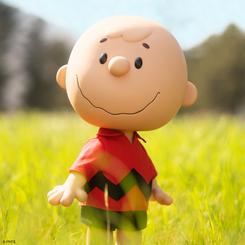 Si eres un amante de los cómics de Peanuts, no puedes perderte esta increíble figura de Charlie Brown. Se trata de una pieza única, de gran tamaño y con un diseño muy detallado. 