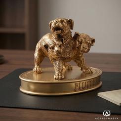 La Figura Decorativa Fluffy Harry Potter 12 x 12 x 15 cm convierte una de las criaturas más recordadas del universo mágico en una pieza con gran presencia visual, perfecta para dar carácter a una estantería