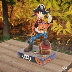Embárcate en una aventura pirata con la colección Disney Traditions de Jim Shore. En esta celebración de Halloween, Goofy se disfraza de un valiente pirata, ataviado con vestimenta divertida. 
