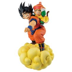 La nube amarilla parece levantar el recuerdo más luminoso de Dragon Ball en mitad de la estantería. La figura Son Goku y Son Gohan Spirit Of The Saiyan reúne en 21 cm una escena de movimiento, complicidad y aventura