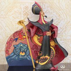 Descubre la esencia del mal con la simpática figura del malvado Jafar, inspirada en el clásico de Aladdin de Walt Disney. Esta figura, con una altura aproximada de 23 cm, es una auténtica obra de arte que combina la magia de Walt Disney 