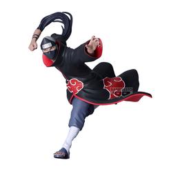 Poder implacable en tu estantería. La Figura Kakuzu Vibration Stars Naruto Shippuden captura al miembro de Akatsuki en plena acción, con una pose dinámica y una cuidada reproducción de su abrigo negro