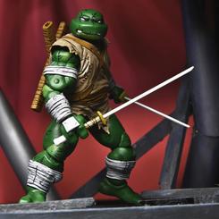 Prepárate para adentrarte en el mundo de las Tortugas Ninja con la figura de Michelangelo, también conocido como The Wanderer, inspirada en las emblemáticas historietas de Mirage Comics.