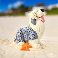 Inspirada en "La Sirenita", esta creación de Jim Shore presenta a Max, el perro del Príncipe Eric, con el icónico diseño de rosemale y la artesanía detallada característica del artista. 