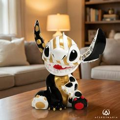 Una explosión de arte contemporáneo y carisma se manifiesta en esta figura Stitch Midas Recolor, una pieza en resina creada por el reconocido artista Romero Britto que fusiona estilo pop, acabado brillante