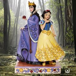 Espectacular figura de Blancanieves y la Reina Malvada basado en el clásico 'Blancanieves y los siete enanitos' de Walt Disney. Con esta figura con una altura aproximada de 21 cm., 