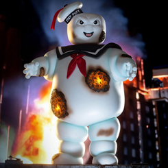 Añade a tu colección una pieza inolvidable con la estatua de vinilo blando Stay Puft Marshmallow Man (Burning Edition) de Ghostbusters, creada por Star Ace. Con una altura impresionante de 30 cm