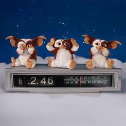 La ternura y el ingenio llegan juntos en este encantador set oficial de tres figuras Gizmo "Three Wise Gizmo", inspiradas en la emblemática película Gremlins. Cada una de estas figuras, realizadas en resina y pintadas cuidadosamente a mano