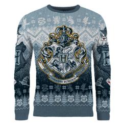 La magia del castillo aparece tejida entre copos y símbolos con esta sudadera navideña Harry Potter Hogwarts. Su gran escudo central convierte el frontal en una declaración de orgullo por la escuela de magia
