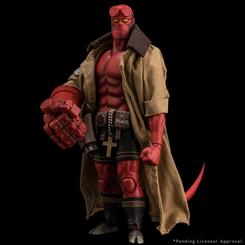 Celebra tres décadas del icónico Hellboy con esta edición especial *Hellboy Action Figure 1/12 30th Anniversary Edition*. Esta figura de 19 cm captura a la perfección la esencia del personaje creado por Mike Mignola