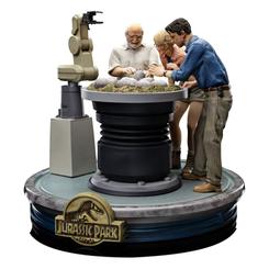 ¡Prepárate para vivir la emoción de Jurassic Park en tu propia colección! Presentamos con orgullo la estatua con licencia oficial a escala 1/10 de Dino Hatching, una pieza imprescindible para todos los amantes de la icónica franquicia.