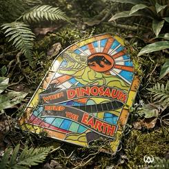 Hay piezas que no se limitan a decorar una vitrina: la dominan, la llenan de historia y convierten un instante mítico del cine en un objeto de colección con presencia propia. 