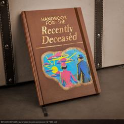 Explora el peculiar y encantador mundo de Beetlejuice con la Libreta Recently Deceased, inspirada en la clásica y cómica película. Esta libreta de tapa dura presenta un diseño en color marrón cálido que evoca el icónico libro de la película.