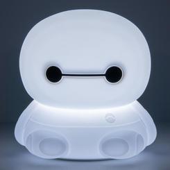 Ilumina tus noches con ternura y tecnología gracias a esta adorable lámpara de silicona Baymax SquishyGlo, inspirada en el entrañable robot sanitario de Big Hero 6. Suave, segura y con un diseño encantador