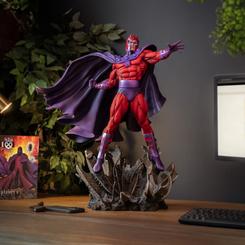 Admira la majestuosa estatua de Marvel "Magneto: Master of Magnetism", de la línea "Premium Format". Con unas dimensiones aproximadas de 64 x 50 x 56 cm, esta impresionante pieza de poliresina 