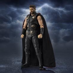 El trueno parece haberse detenido justo antes de golpear. La figura S.H.Figuarts Thor (Avengers: Doomsday) presenta al dios del trueno con una imagen sobria y poderosa, convertida en una figura de acción Marvel de aproximadamente 16 cm de altura total