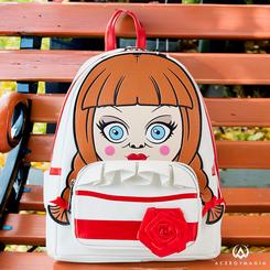 La mini mochila Annabelle es el accesorio perfecto para cualquier fan de la muñeca más terrorífica del cine. Con un tamaño perfecto para llevar todo lo que necesitas, esta mochila es elegante y a la vez aterradora.