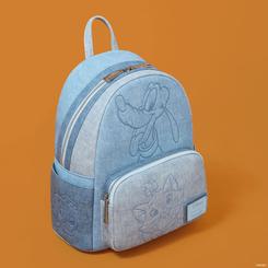 ale un toque sutil y encantador a tu estilo con esta mini mochila de Disney Cats & Dogs en efecto denim, el accesorio perfecto para quienes aman a los adorables peludos del universo Disney. 